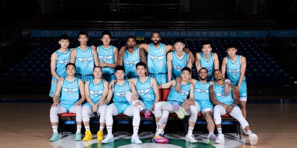 开云体育入口-转投恩师拿到大合同！CBA顶薪后卫与老东家闹翻，场均只有5.9分