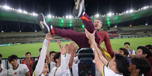 开云体育官网-国足憋22年！终迎史诗级扬眉吐气|U23|中国足球|决赛|越南队|国足主帅_新浪体育_新浪新闻