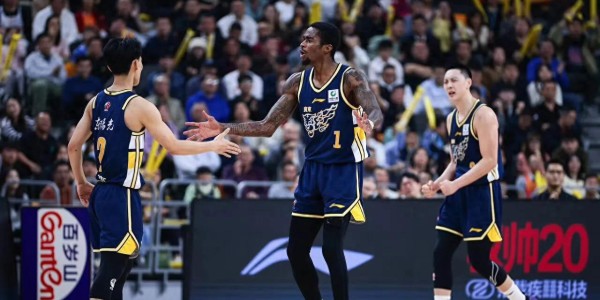 开云体育移动版-广东宏远好消息！麦考尔即将复出，已开始对抗训练