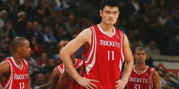 开云体育App-8位中国球员NBA首秀全记录！3人惊艳，1人感到意外