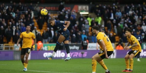 开云体育下载-切尔西输球成为习惯，波切蒂诺好像已经精神崩溃！